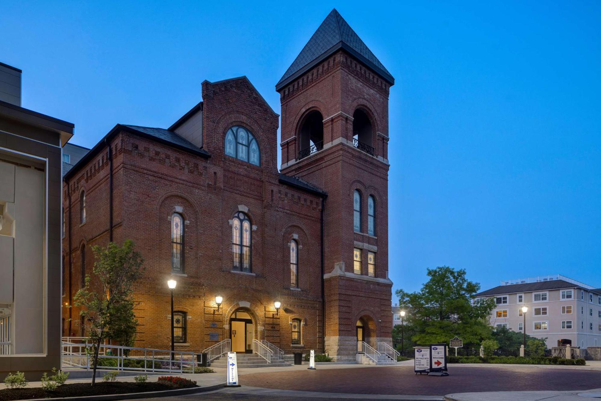 Hotel Homewood By Hilton Downtown Iupui