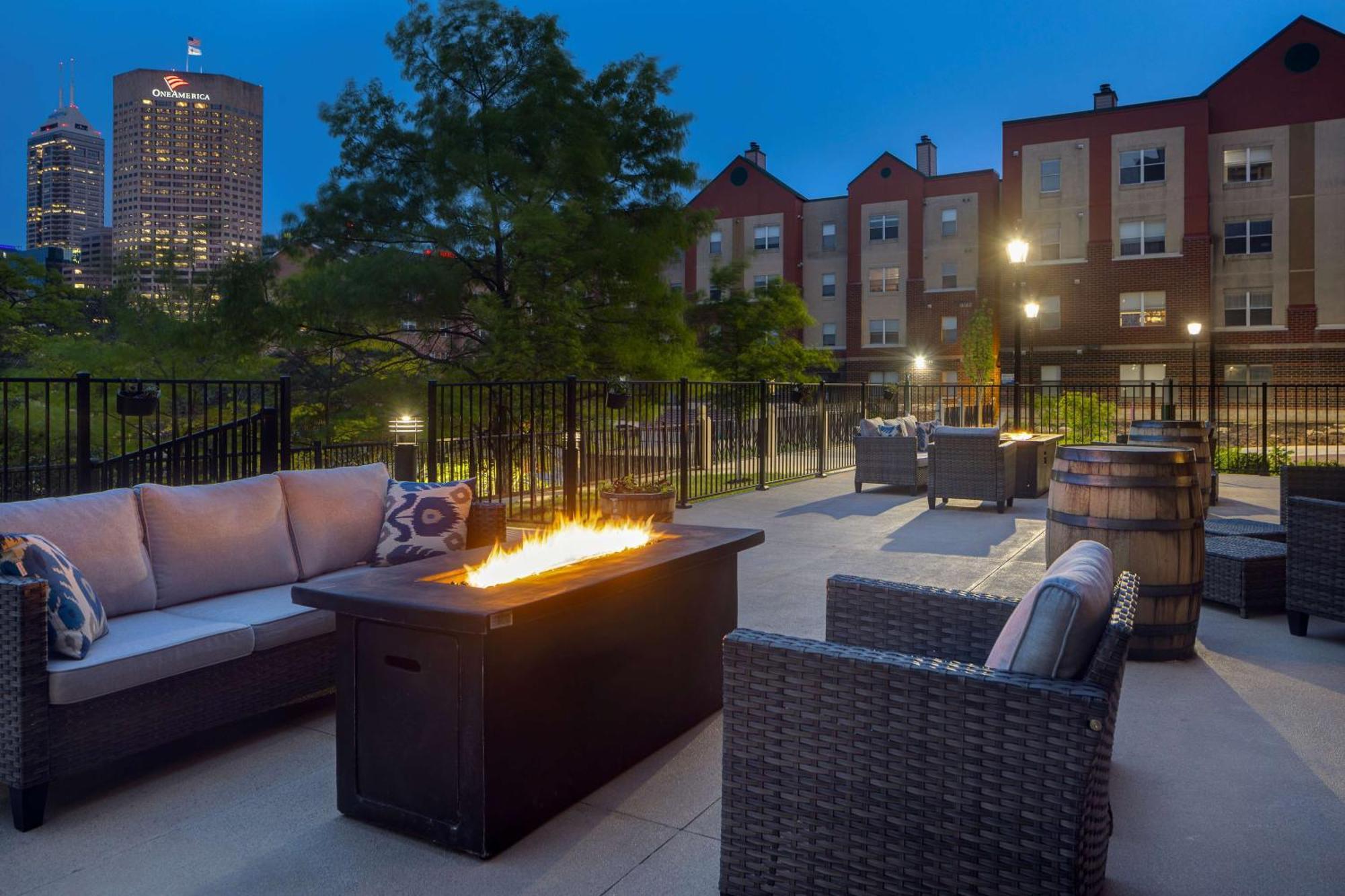 Hotel Homewood By Hilton Downtown Iupui Indianápolis